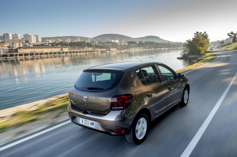  Dacia Sandero 2016 года  (фото 26 из 32)
